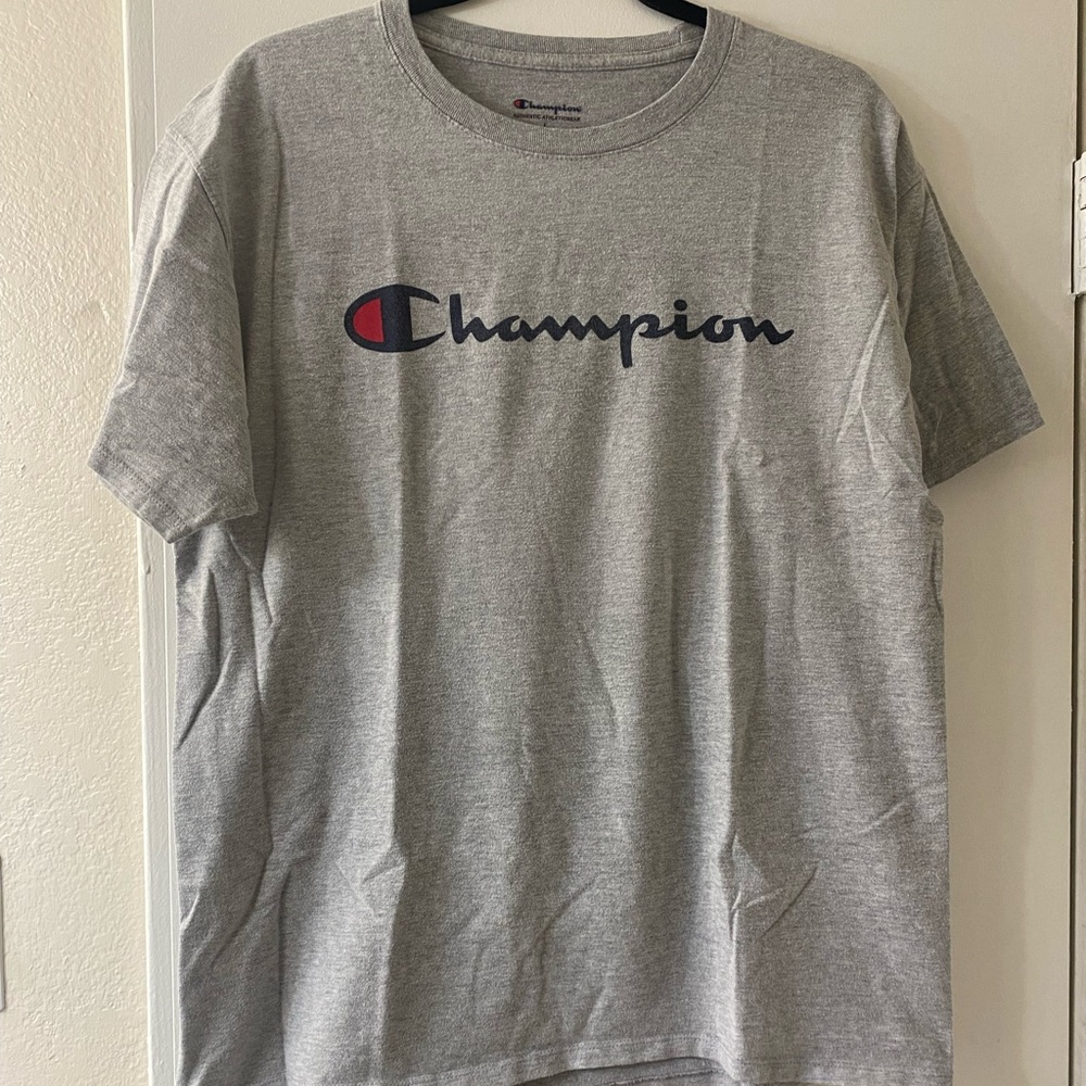 Men’s champion graphic tee